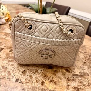 Tory Burch MARION Fleming Quilted Leather Chain Crossbody CAMERA Bag GRAY